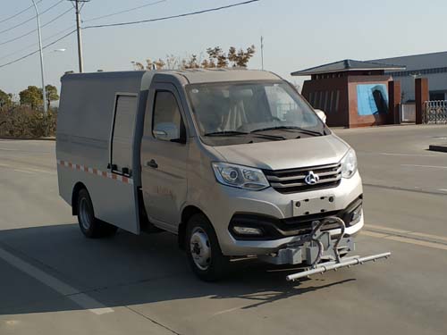 楚勝牌CSC5036TYHSC6型路面養(yǎng)護(hù)車